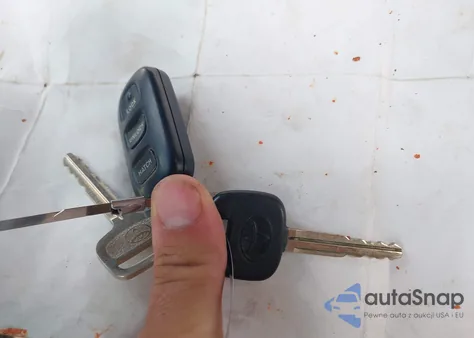 2003 Toyota Matrix Xr z USA, uszkodzony, nr VIN 2T1LR32E03C139780